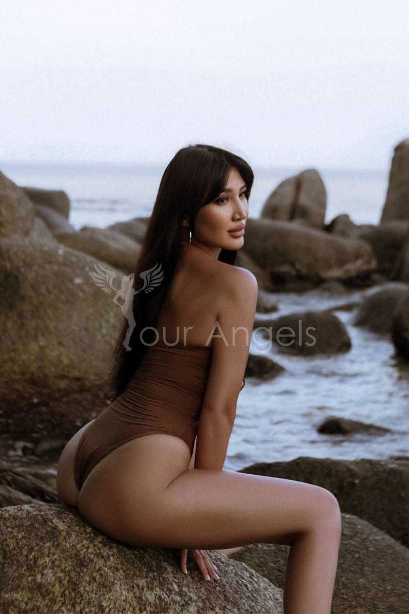 Aya-escort (2)
