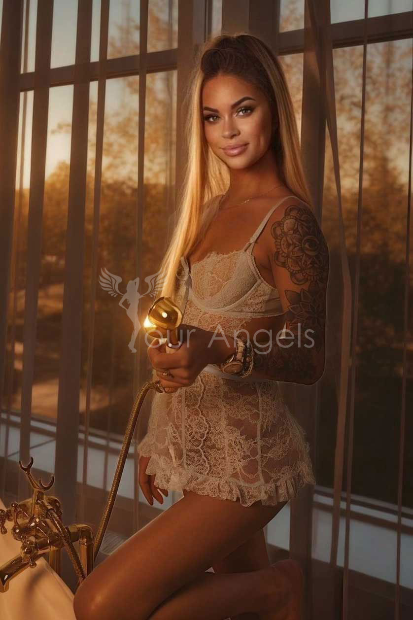 Julia-escort-(6)