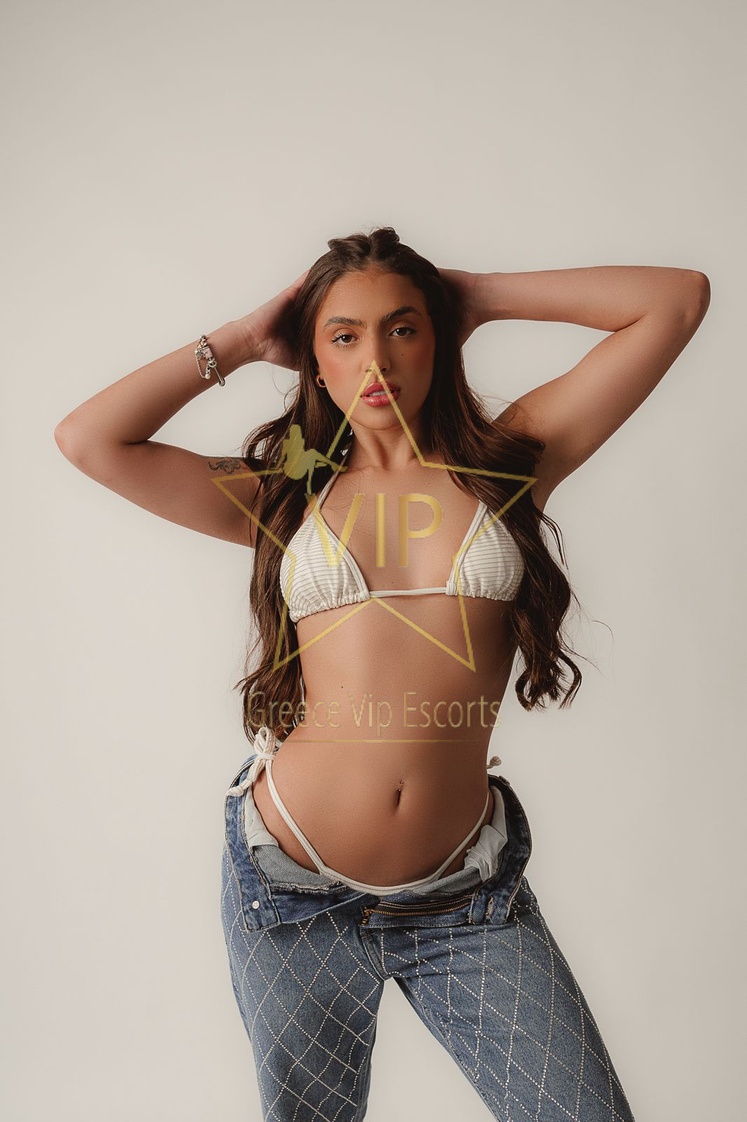 ESCORT-ATHENS-LAURA-SEXY-GIRL-PETITE-ESCORTS-GR-8