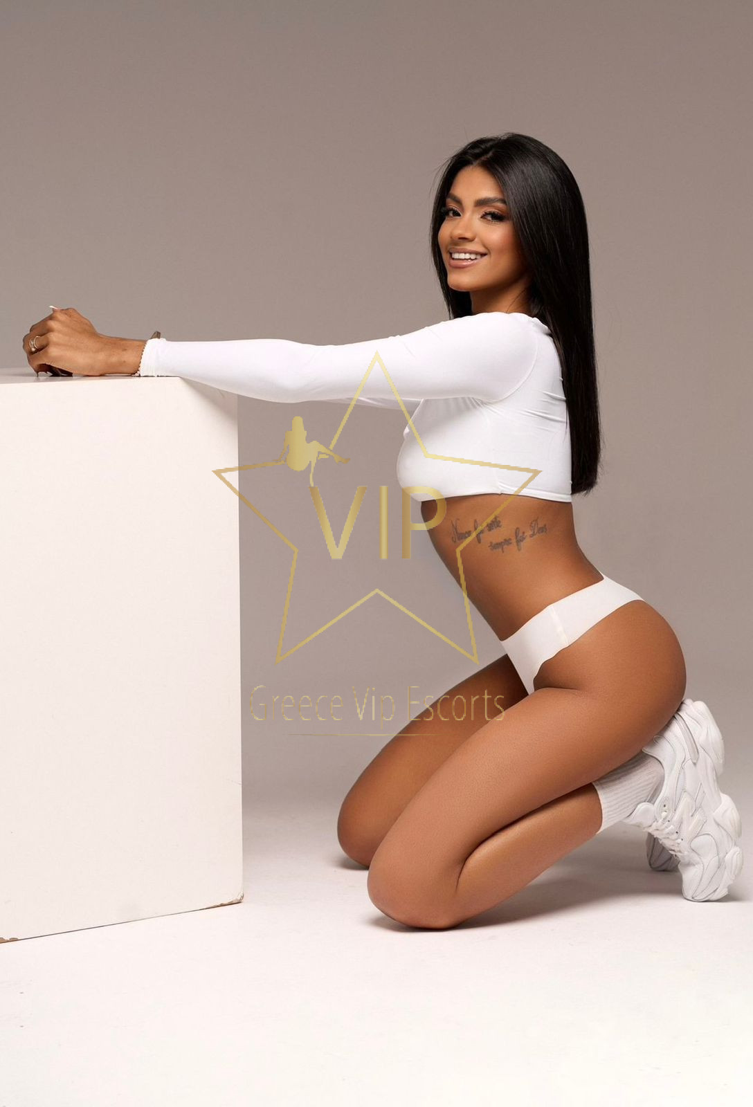 ESCORT-ATHENS-EMMA-SEXY-BRUNETTE-GIRL-ESCORTS-3-1