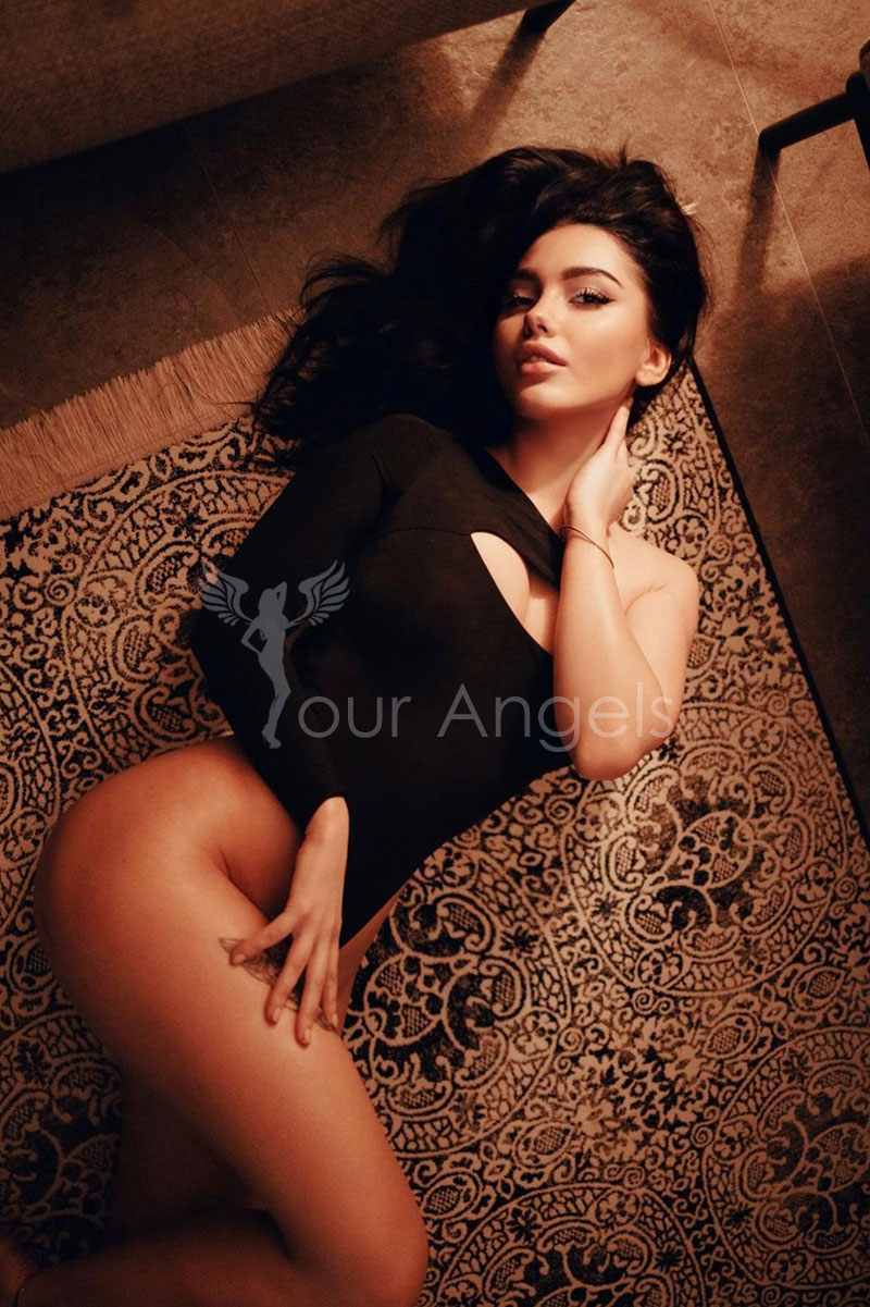 Selena2603-escort-(3)