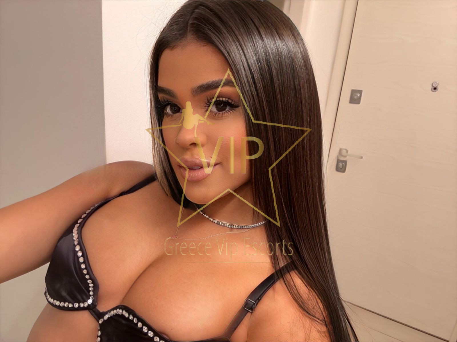 ESCORTS-ATHENS-GIRL-VALERIE-SEXY-ESCORTS-4